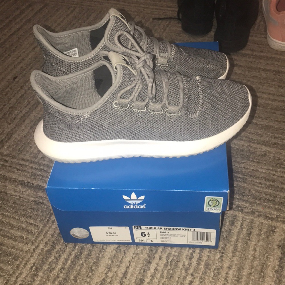 Adidas Tubular shoes 👟